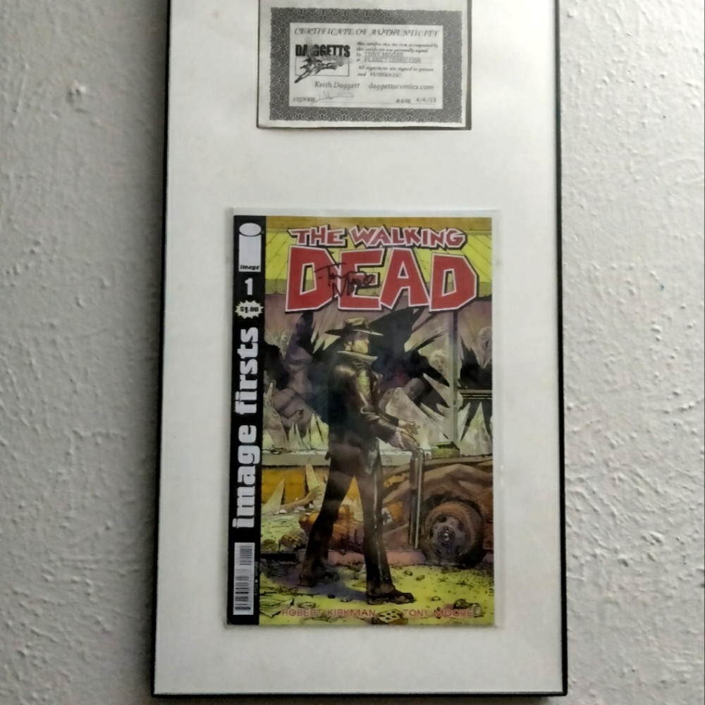 Walking Dead#1 signed by Tony Moore